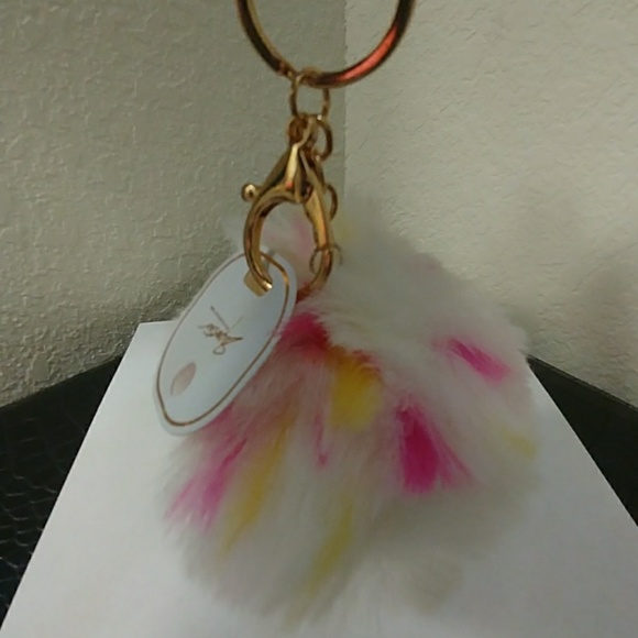 PomPom Key Chain - Picture 6 of 8